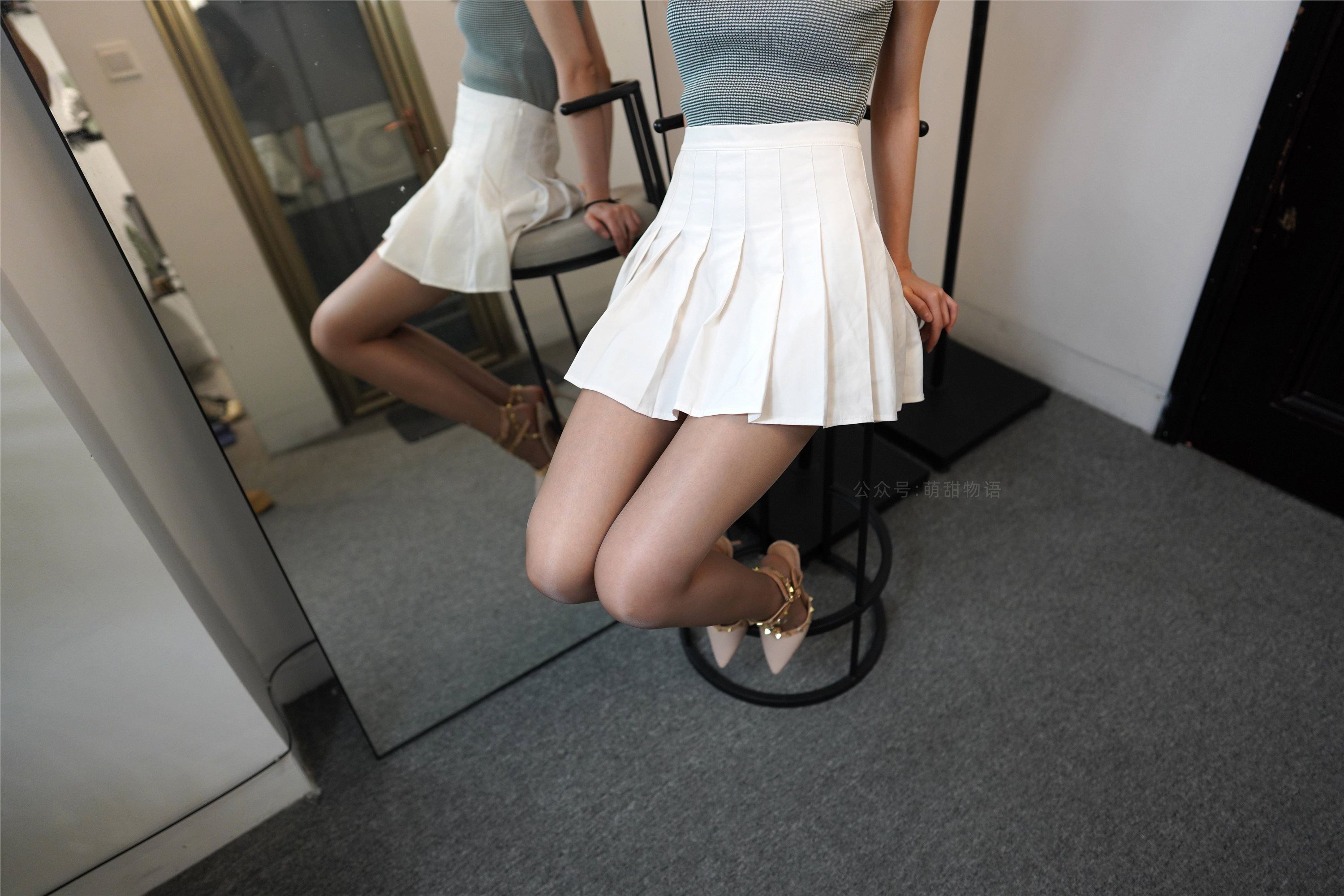 萌甜物语 XM144《对着镜子秀一下-腿腿》